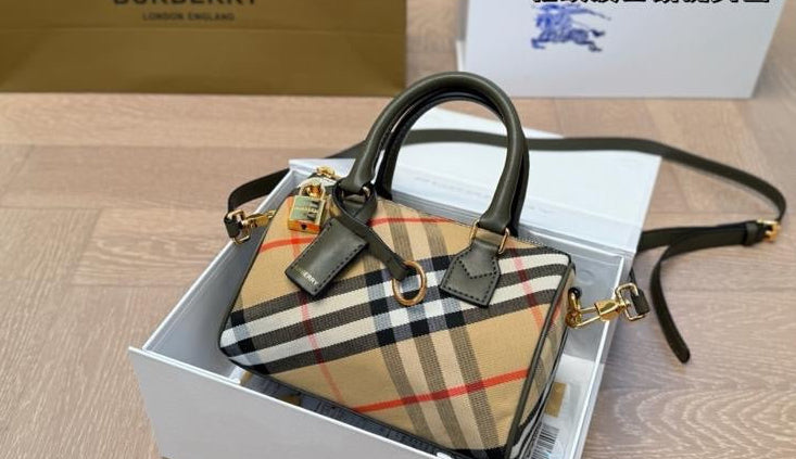 Women’s Purse’s