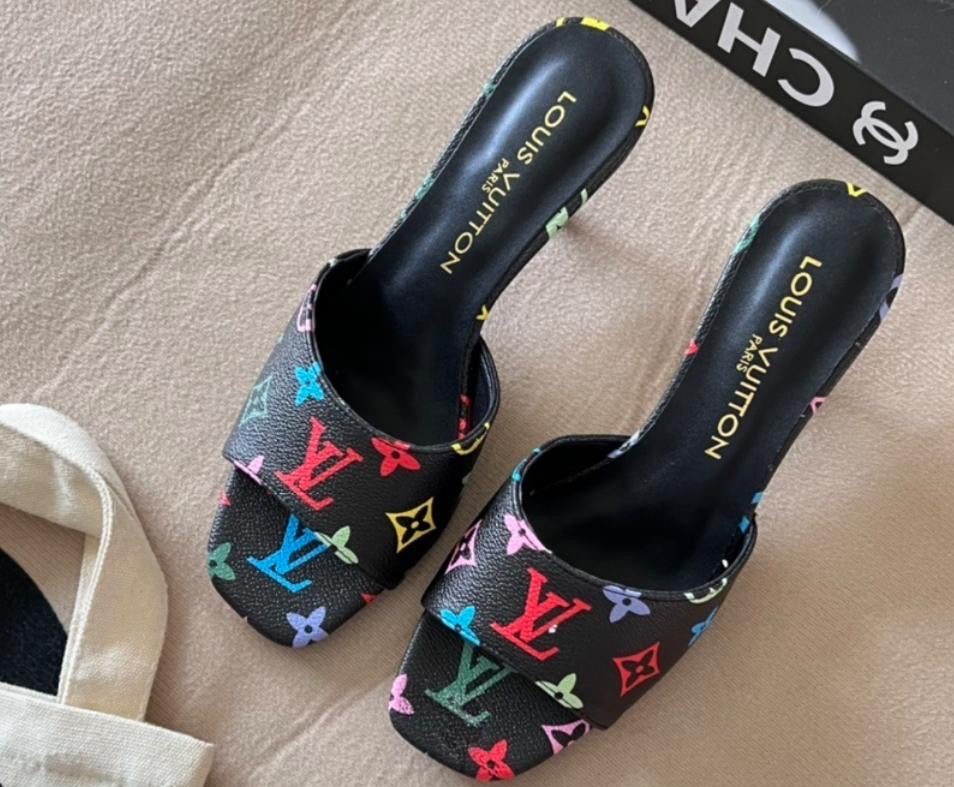 Women’s Shoes 116365100033