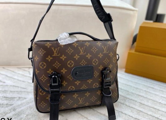 Men’s and Women’s Purse’s 1060726575