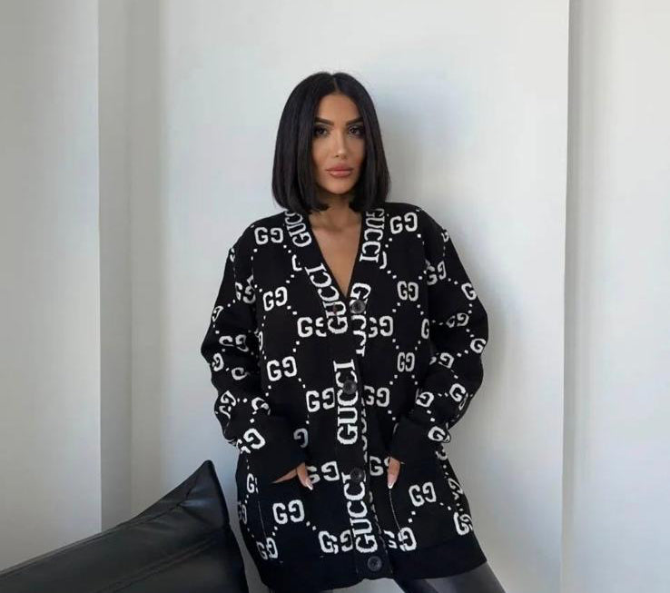 Women’s Sweaters M4052