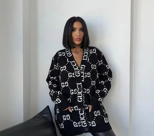 Women’s Sweaters M4052